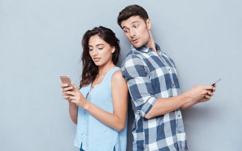 3 Tips on How to Flirt with a Girl Over Text